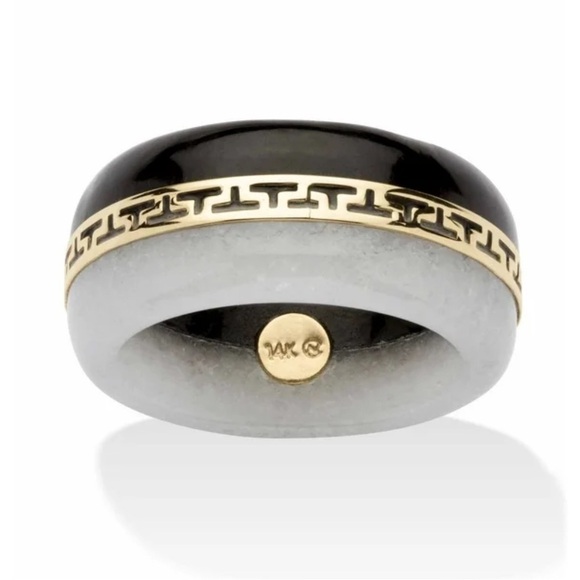 14 Kt gold black and white jade New ring size 5 - Picture 1 of 6